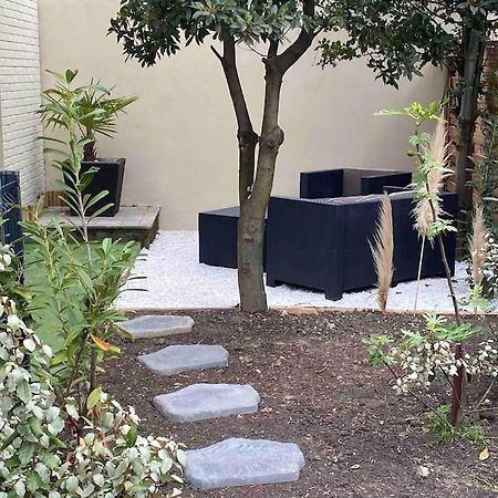 Studio Equipe En Rez De Jardin Villeurbanne Exterior foto